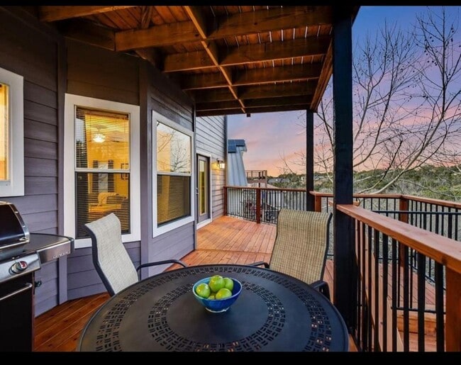 Building Photo - 9326 Knoll Crest Loop