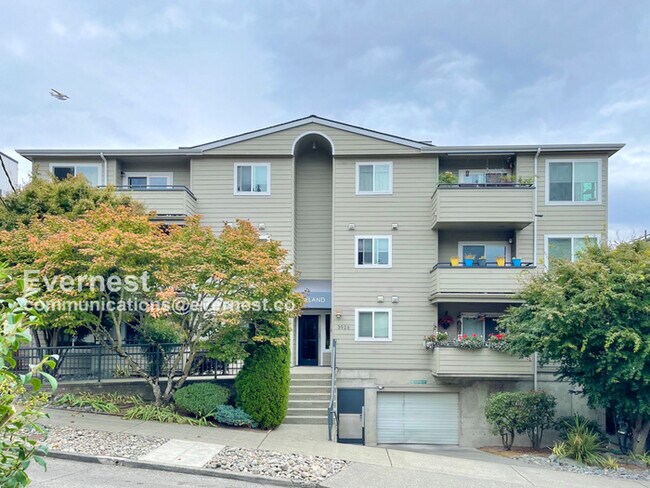 Primary Photo - 3926 1st Ave NE