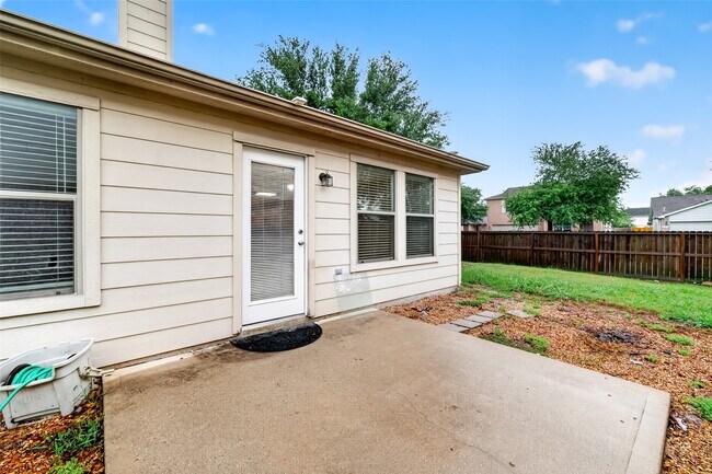 Building Photo - 9219 Pinderfield Ct