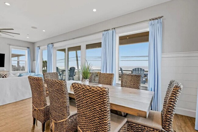 Building Photo - 14324 Front Beach Rd