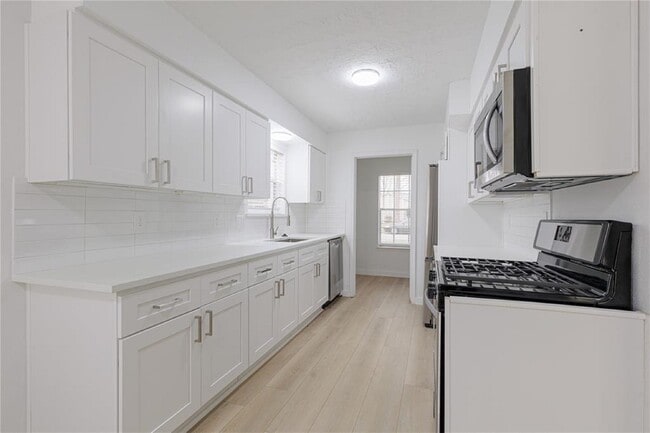 Building Photo - 3206 Cherry Creek Dr