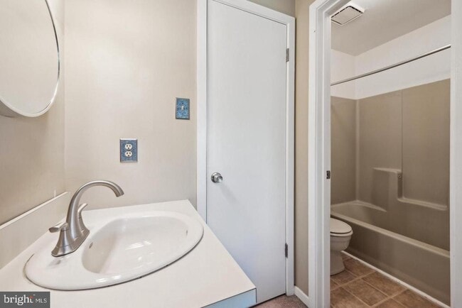 Building Photo - 502 Gregorys Way