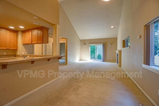Building Photo - 8019 NE 61st St
