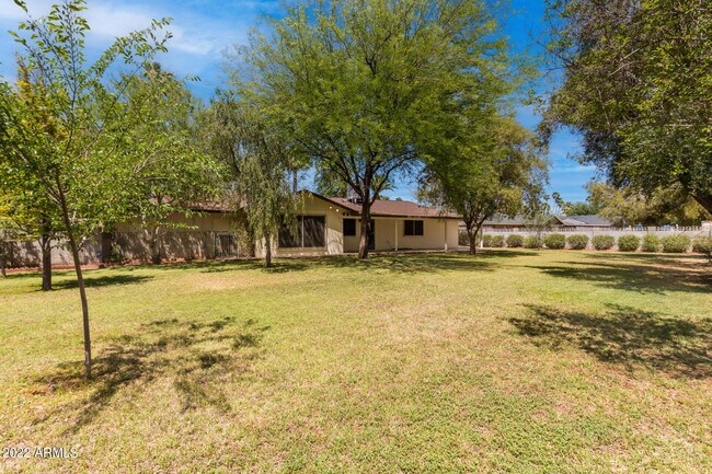 Building Photo - 1211 W Hayward Ave