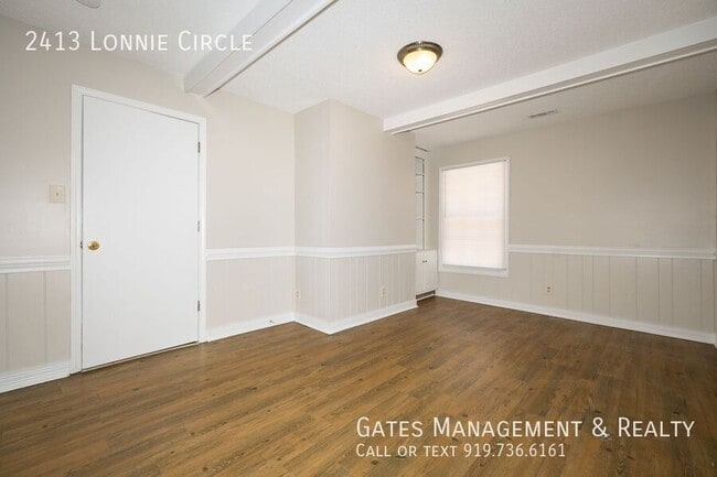 Building Photo - 2413 Lonnie Cir S
