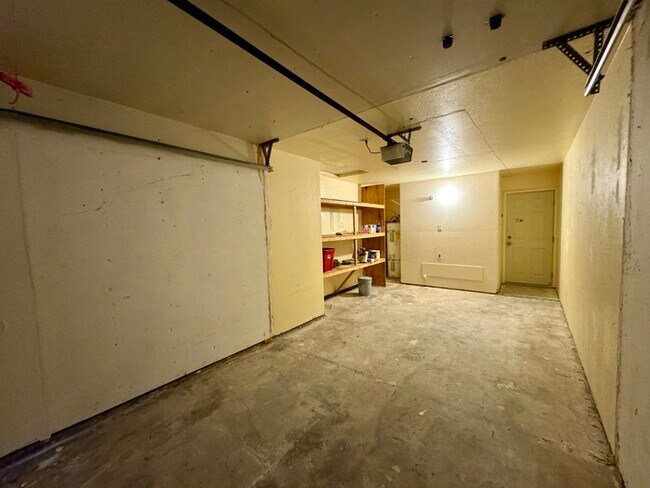 Building Photo - 2/2 duplex in Fair Oaks