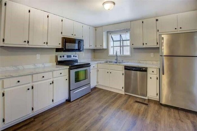 Building Photo - 201 Oglesby Bridge Rd SE