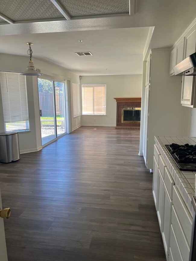 Building Photo - North Oxnard Single Family Home