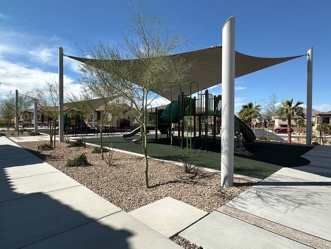 Building Photo - 3 Bedroom 2.5 Bathroom Townhome - Pet Friendly.