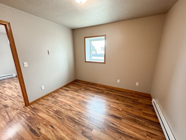Building Photo - Theater Apartments Beulah