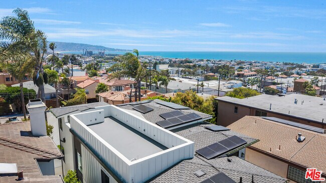 Building Photo - 926 17th St