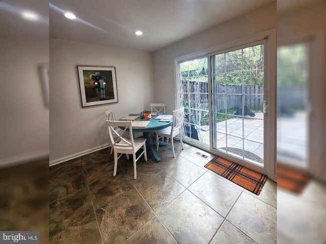 Building Photo - 12607 English Orchard Ct