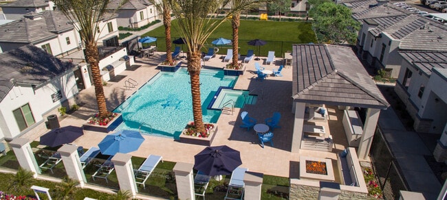 Building Photo - Vistoria On Mountain View