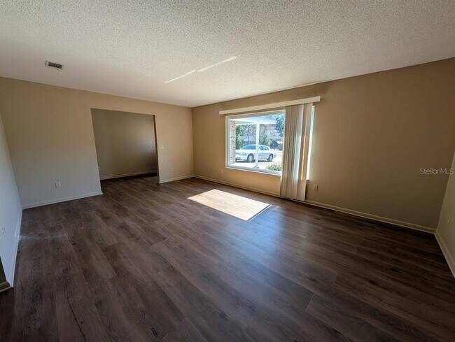 Building Photo - 149 SW Blueberry Pl