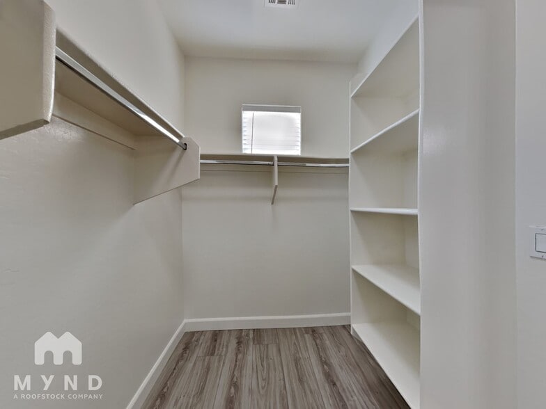 Building Photo - 14535 W Port Royale Ln