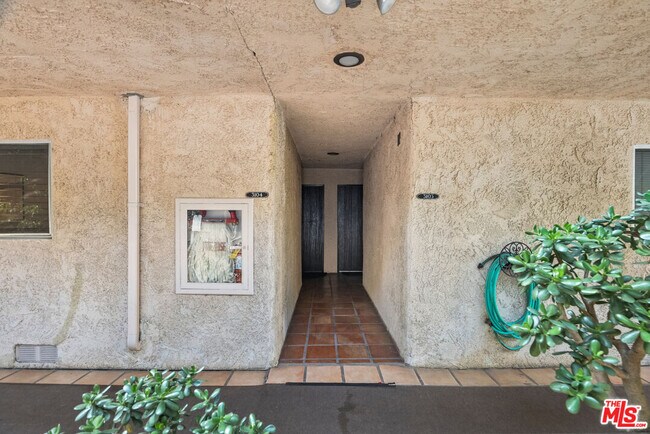 Building Photo - 2700 Cahuenga Blvd