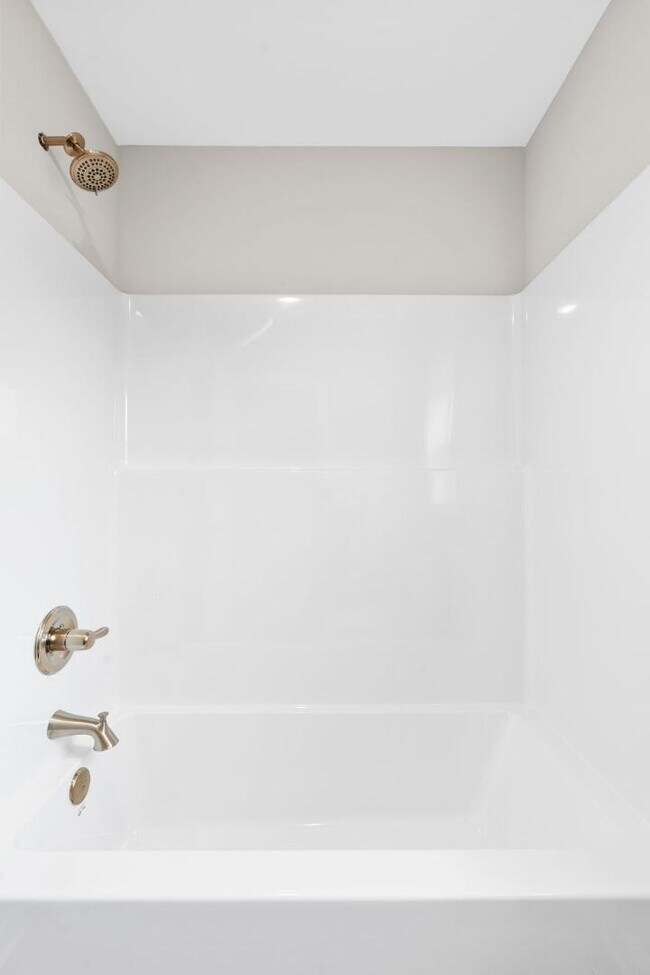 Building Photo - 453 Friendly Ave