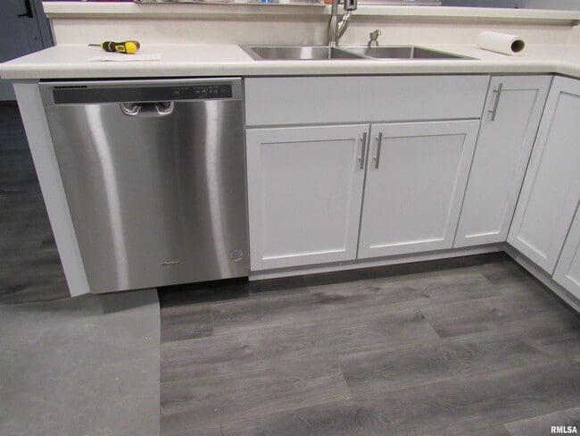 Building Photo - 240 5th St E