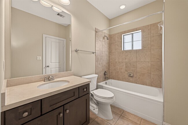 Building Photo - 5211 Eigel St