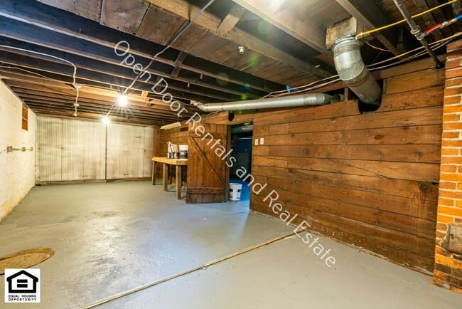 Building Photo - 4 bedroom home now available!