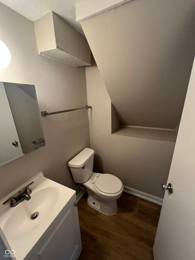 Building Photo - 9413 English Oak Dr