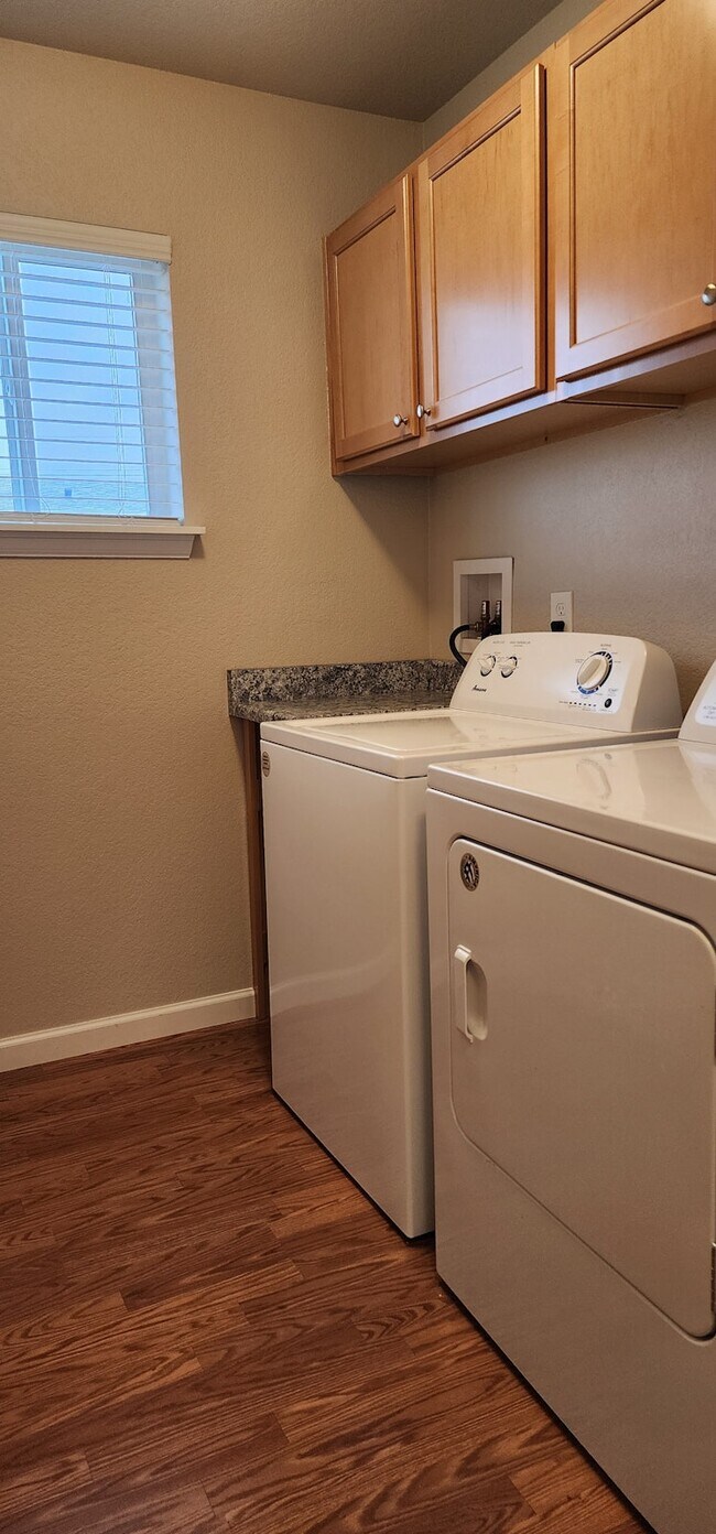 Building Photo - 1724 Hampton S