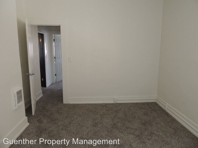 Building Photo - 819 W 11th Ave