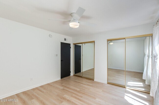 Building Photo - 4950 N Miller Rd