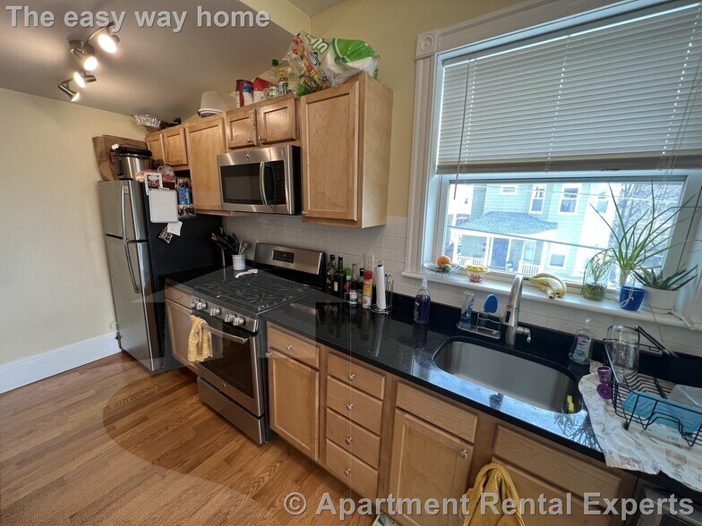Building Photo - 48-50 Lowell St Unit #2