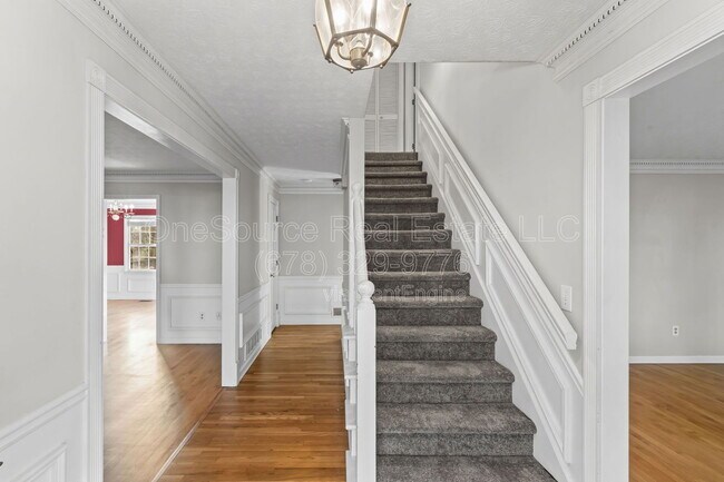 Building Photo - 118 Fitchburg Dr