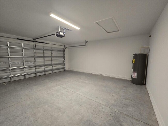 Building Photo - 3403 34th St SW