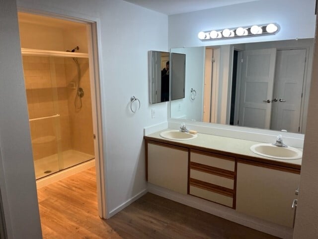 Master bath with dual vanity - 1224 6th Ave S