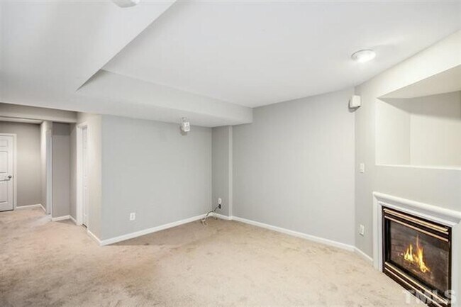 Building Photo - Beautifully Updated Brick Townhome - 3 Beds, 3 1/2 Baths