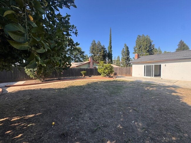 Building Photo - Charming 3 Bed/ 2 Bath Home in Clovis
