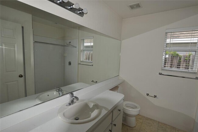 Building Photo - 4930 NW 20th Dr