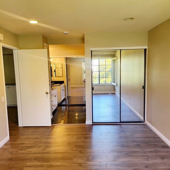 Building Photo - Carmel Valley, 1 bedroom plus loft (office or 2nd bedroom), Fireplace, Balcony, Wonderful surroun...