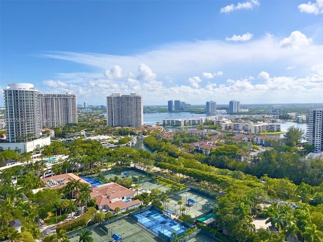 Building Photo - 7000 Island Blvd