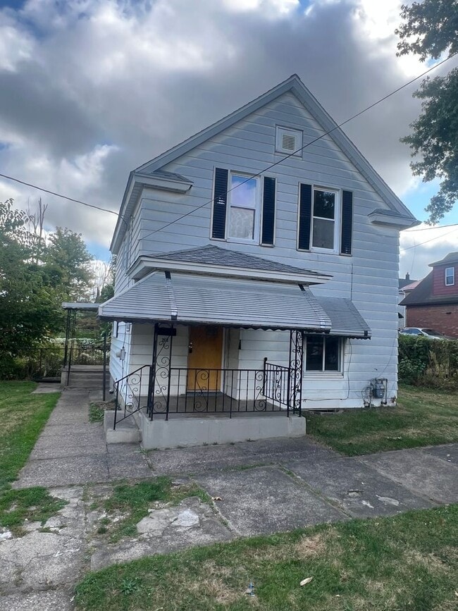 Primary Photo - Southeast Erie 3 Bedroom House