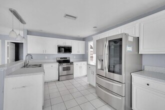 Building Photo - 2865 NW 68th Ln