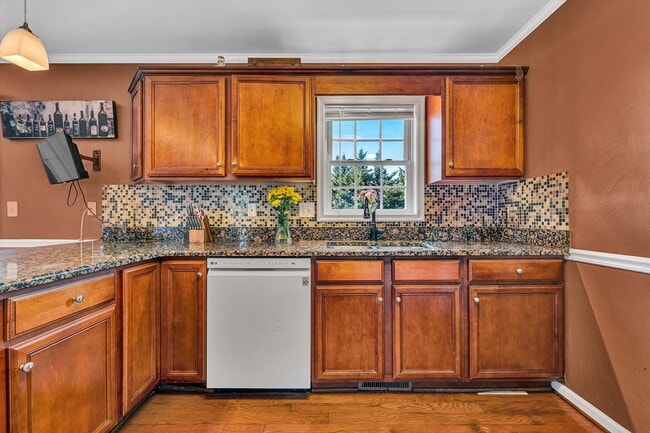 Building Photo - 221 Minnie Bell Ln