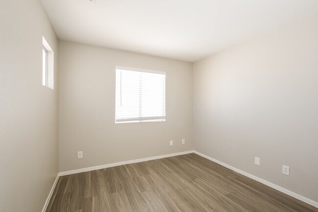 Building Photo - 2407 Character Ct