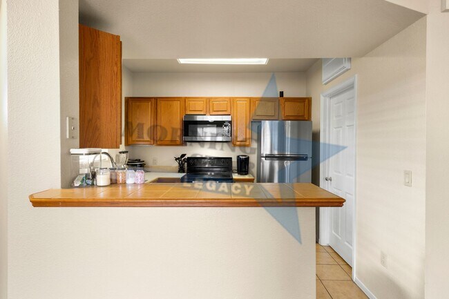 Building Photo - 2-Bedroom Condo Unit with Mountain Views!