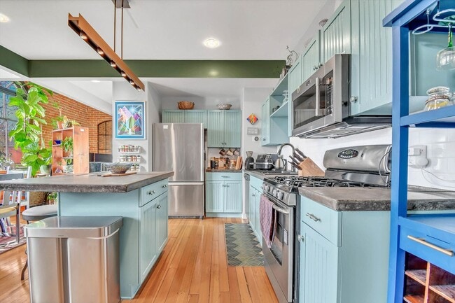 Building Photo - Luxury residence in the heart of Denver’s historic Baker district - 2 bedrooms - 2 Bathrooms - To...