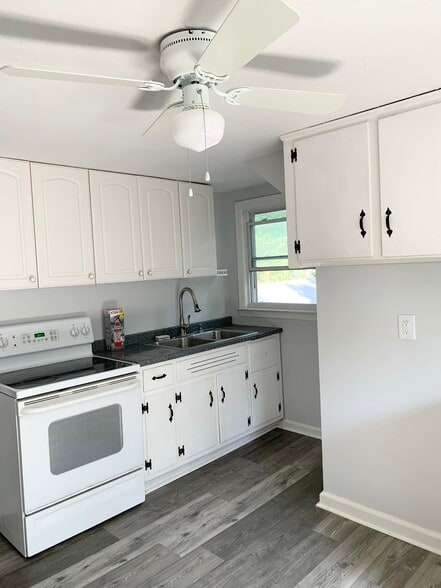 kitchen - 61 Engelke Ave