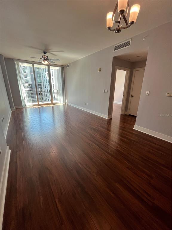 Building Photo - 1120 E Kennedy Blvd