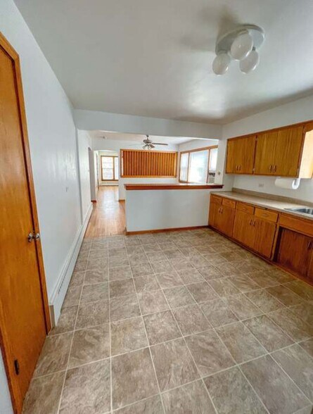 Building Photo - 3602 Clarence Ave