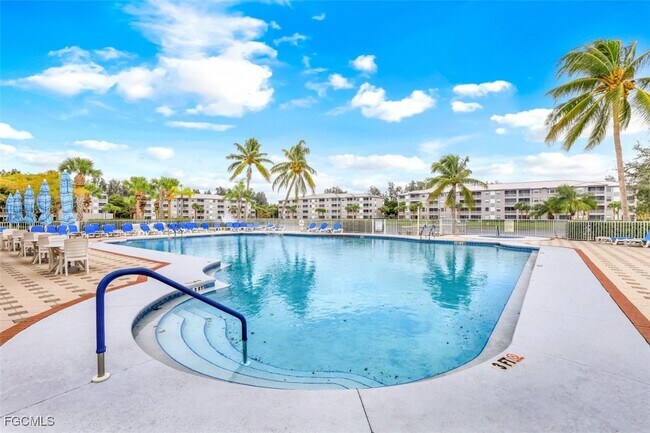 Building Photo - 16655 Lake Cir Dr