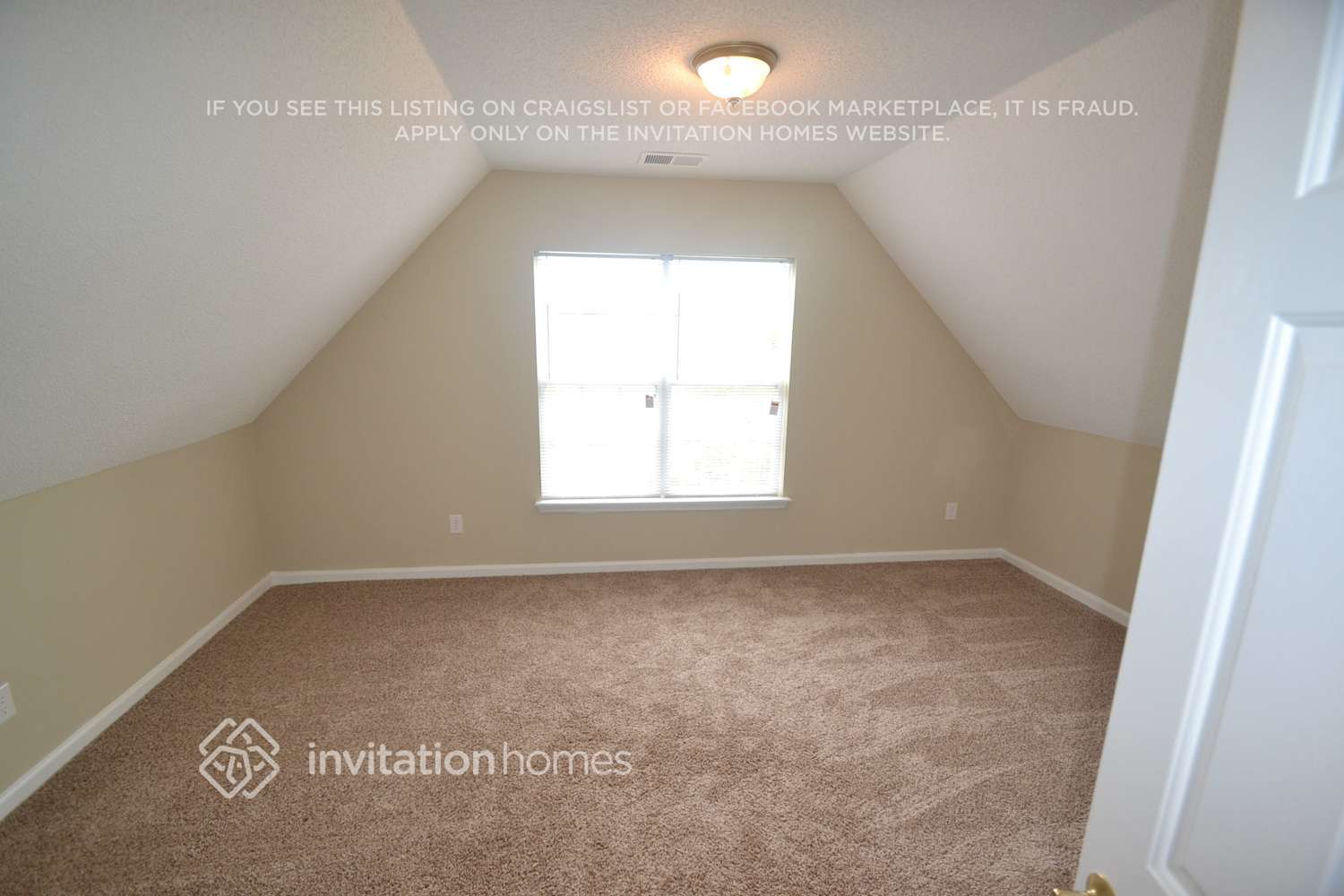 Building Photo - 8410 Blue Aster Ln