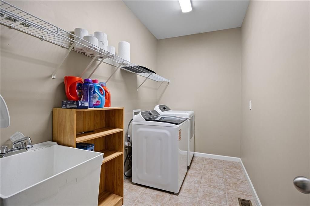Building Photo - 227 Oakwind Pointe