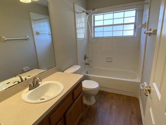 Building Photo - COMING SOON – 3 Bedroom, 2 Bathroom Single...